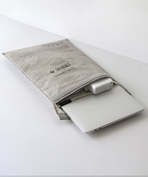 HIGHTIDE(ハイタイド)の「ANAheim アナハイム Laptop Sleeve 13inch ラップトップスリーブ 13インチ パソコンケース PC(PC・タブレットケース・レディース・キャメル/グレー/ブラック・FREE)」の15枚目の写真