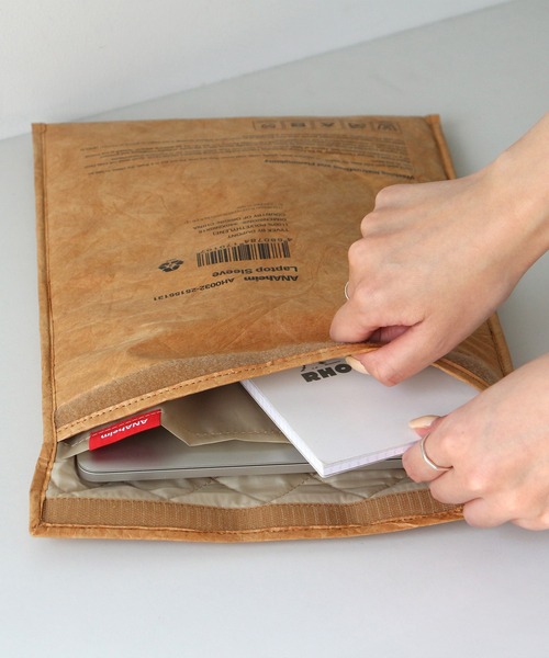 HIGHTIDE(ハイタイド)の「ANAheim アナハイム Laptop Sleeve 13inch ラップトップスリーブ 13インチ パソコンケース PC(PC・タブレットケース・レディース・キャメル/グレー/ブラック・FREE)」の8枚目の写真