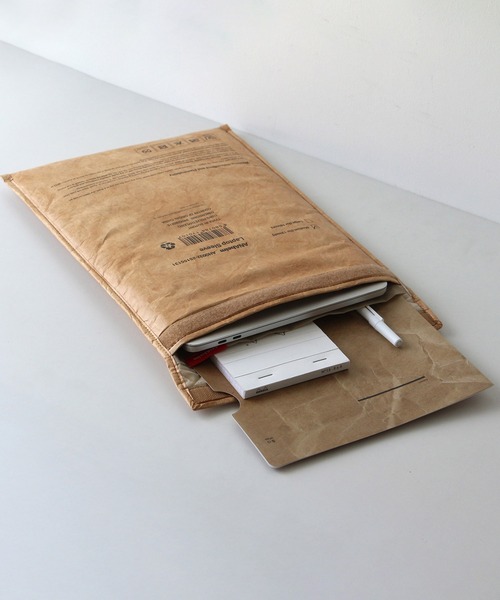 HIGHTIDE(ハイタイド)の「ANAheim アナハイム Laptop Sleeve 13inch ラップトップスリーブ 13インチ パソコンケース PC(PC・タブレットケース・レディース・キャメル/グレー/ブラック・FREE)」の5枚目の写真