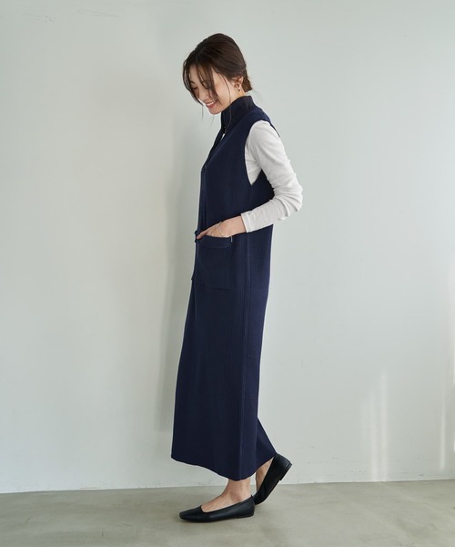 STYLE DELI（スタイルデリ）の「ジップ付きスタンドネックのリブニットワンピース（ワンピース・レディース・ネイビー/サンドベージュ・02/01）」の13枚目の写真
