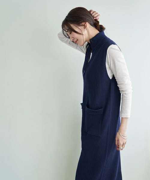 STYLE DELI（スタイルデリ）の「ジップ付きスタンドネックのリブニットワンピース（ワンピース・レディース・ネイビー/サンドベージュ・02/01）」の14枚目の写真