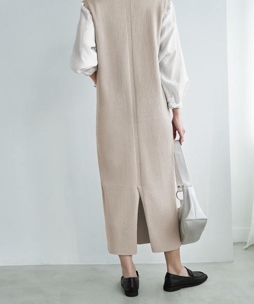 STYLE DELI（スタイルデリ）の「ジップ付きスタンドネックのリブニットワンピース（ワンピース・レディース・ネイビー/サンドベージュ・02/01）」の8枚目の写真