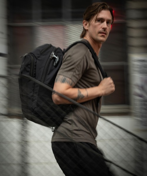 pacsafe（パックセーフ）の「pacsafe/パックセーフ EXP 28L backpack/バックパック（バックパック/リュック・メンズ・ブラック・FREE）」の3枚目の写真