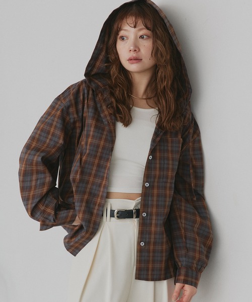 ad thie(アドティエ)の「フード付き オーバーサイズ チェックシャツ(シャツ/ブラウス・レディース・ライトブルー/オフホワイト/ピンク/ブラウン・FREE)」の20枚目の写真