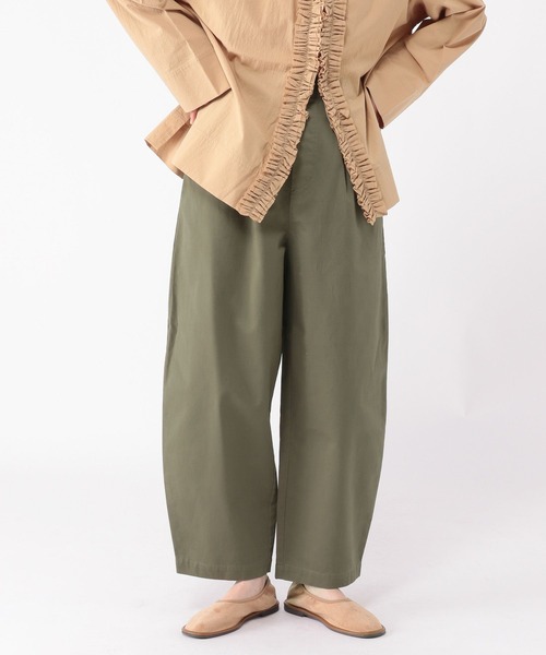 studio CLIP（スタディオクリップ）の「コットンサテンゆるテーパードパンツ[プチ・プラスサイズあり]（その他パンツ・レディース・ブラック/カーキ/その他1/ベージュ・PF/MEDIUM/ﾌﾘｰ(L)/LARGE）」の7枚目の写真