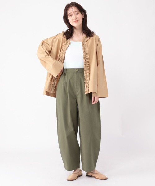 studio CLIP（スタディオクリップ）の「コットンサテンゆるテーパードパンツ[プチ・プラスサイズあり]（その他パンツ・レディース・ブラック/カーキ/その他1/ベージュ・PF/MEDIUM/ﾌﾘｰ(L)/LARGE）」の9枚目の写真