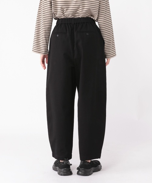 studio CLIP（スタディオクリップ）の「コットンサテンゆるテーパードパンツ[プチ・プラスサイズあり]（その他パンツ・レディース・ブラック/カーキ/その他1/ベージュ・PF/MEDIUM/ﾌﾘｰ(L)/LARGE）」の13枚目の写真