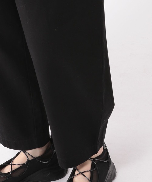 studio CLIP（スタディオクリップ）の「コットンサテンゆるテーパードパンツ[プチ・プラスサイズあり]（その他パンツ・レディース・ブラック/カーキ/その他1/ベージュ・PF/MEDIUM/ﾌﾘｰ(L)/LARGE）」の18枚目の写真