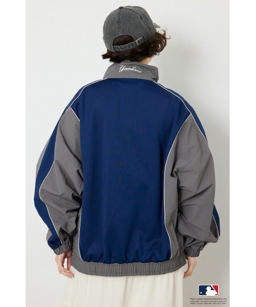 RODEO CROWNS WIDE BOWL(ロデオクラウンズワイドボウル)の「(MLB)ドッキングトラックジャケット(ナイロンジャケット・レディース・ライトグレー/ブラウン/ネイビー・FREE)」の20枚目の写真