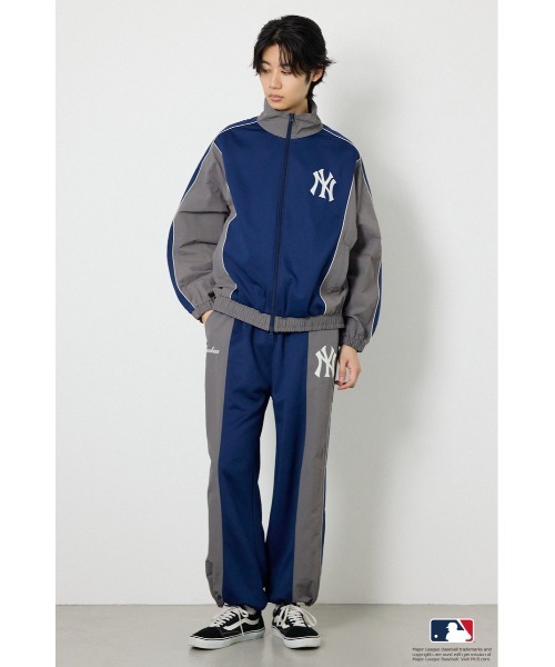 RODEO CROWNS WIDE BOWL(ロデオクラウンズワイドボウル)の「(MLB)ドッキングトラックジャケット(ナイロンジャケット・レディース・ライトグレー/ブラウン/ネイビー・FREE)」の12枚目の写真