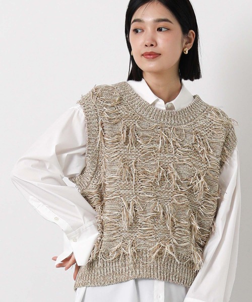 Gready Brilliant(グレディブリリアン)の「フリンジテープヤーンVネックニット(ニット/セーター・レディース・オフホワイト/ベージュ・38)」の2枚目の写真
