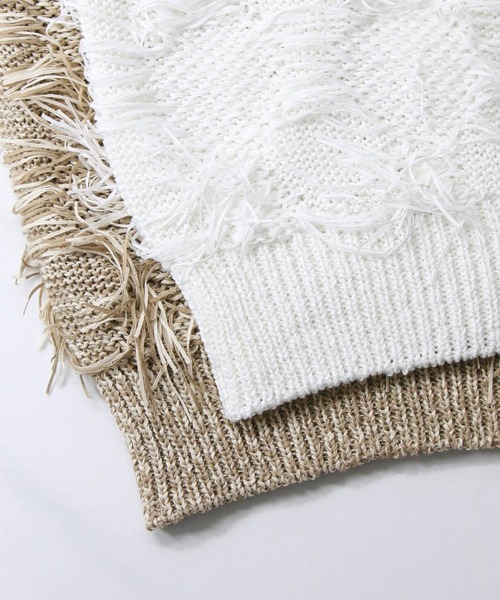 Gready Brilliant(グレディブリリアン)の「フリンジテープヤーンVネックニット(ニット/セーター・レディース・オフホワイト/ベージュ・38)」の12枚目の写真