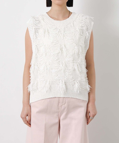 Gready Brilliant(グレディブリリアン)の「フリンジテープヤーンVネックニット(ニット/セーター・レディース・オフホワイト/ベージュ・38)」の17枚目の写真