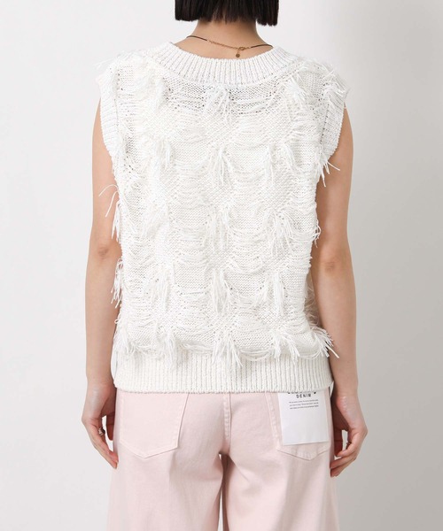 Gready Brilliant(グレディブリリアン)の「フリンジテープヤーンVネックニット(ニット/セーター・レディース・オフホワイト/ベージュ・38)」の16枚目の写真