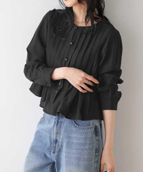 La-gemme(ラジェム)の「タックプリーツブラウス(シャツ/ブラウス・レディース・ブラック/アイボリー・L/M)」の2枚目の写真