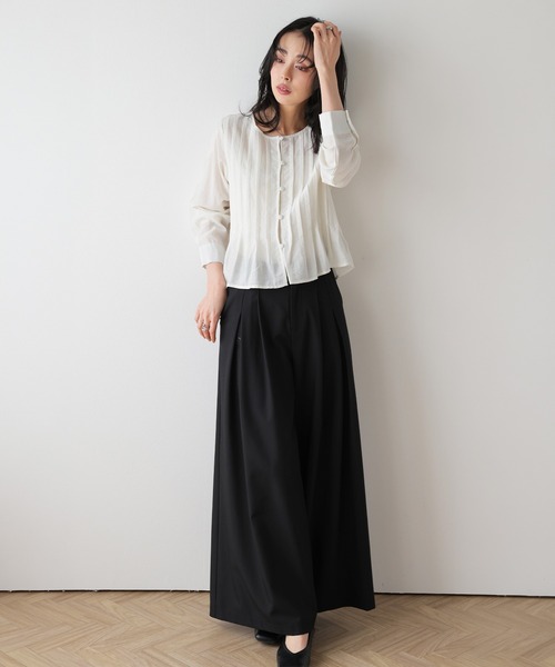 La-gemme(ラジェム)の「タックプリーツブラウス(シャツ/ブラウス・レディース・ブラック/アイボリー・L/M)」の3枚目の写真