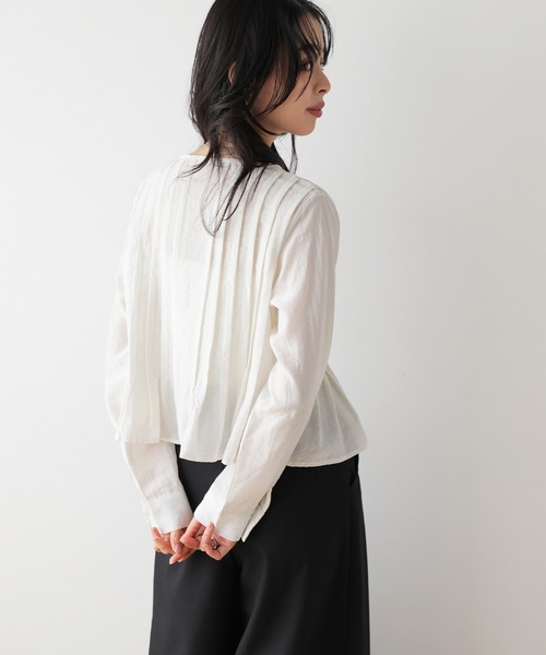La-gemme(ラジェム)の「タックプリーツブラウス(シャツ/ブラウス・レディース・ブラック/アイボリー・L/M)」の5枚目の写真