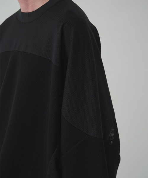 WHITE MOUNTAINEERING（ホワイトマウンテニアリング）の「【White Mountaineering / ホワイトマウンテニアリング】RAGLAN OVERSIZE PULLOVER（スウェット・メンズ・ブラック・3/2/1/0）」の3枚目の写真