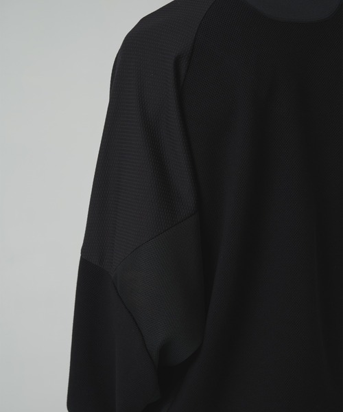 WHITE MOUNTAINEERING（ホワイトマウンテニアリング）の「【White Mountaineering / ホワイトマウンテニアリング】RAGLAN OVERSIZE PULLOVER（スウェット・メンズ・ブラック・3/2/1/0）」の2枚目の写真