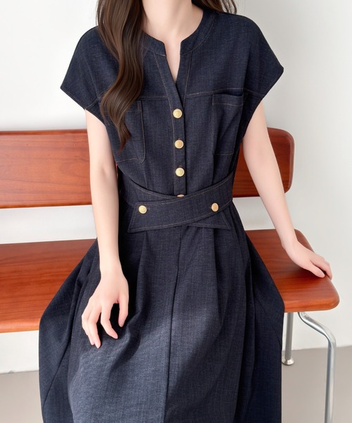 ABITOKYO（アビトーキョー）の「ゴールドボタンキーネックデニム風ワンピース（ワンピース・レディース・ブラック/ネイビー・L/M/XL）」の12枚目の写真