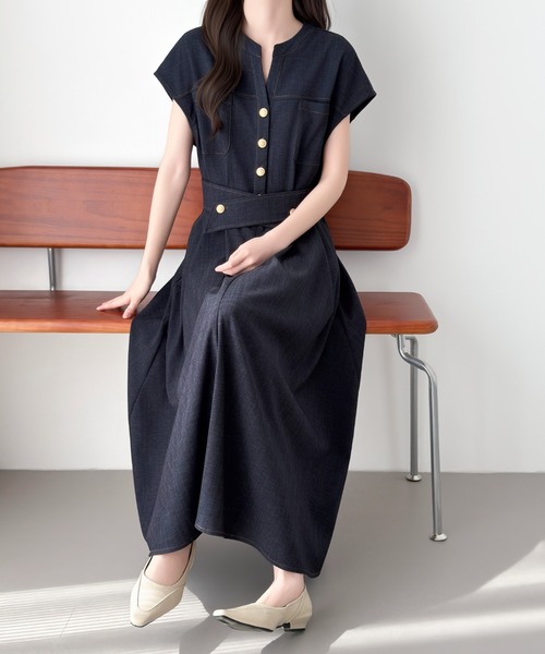 ABITOKYO（アビトーキョー）の「ゴールドボタンキーネックデニム風ワンピース（ワンピース・レディース・ブラック/ネイビー・L/M/XL）」の13枚目の写真