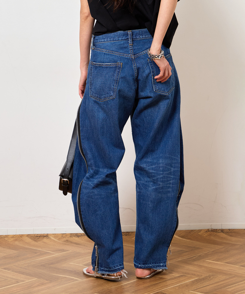 Bonum(ボナム)の「サイドジップワイド5ポケットパンツ:デニムパンツ(デニムパンツ・レディース・ネイビー・32/28/26)」の2枚目の写真