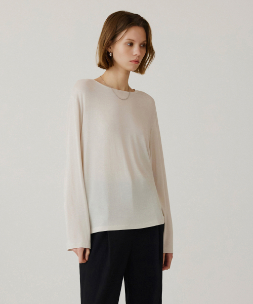 SIYAZU(シヤジュ)の「SITP5253 シルキー ルーズフィットTシャツ_Light beige(Tシャツ/カットソー・レディース・ライトベージュ・ONE)」の3枚目の写真