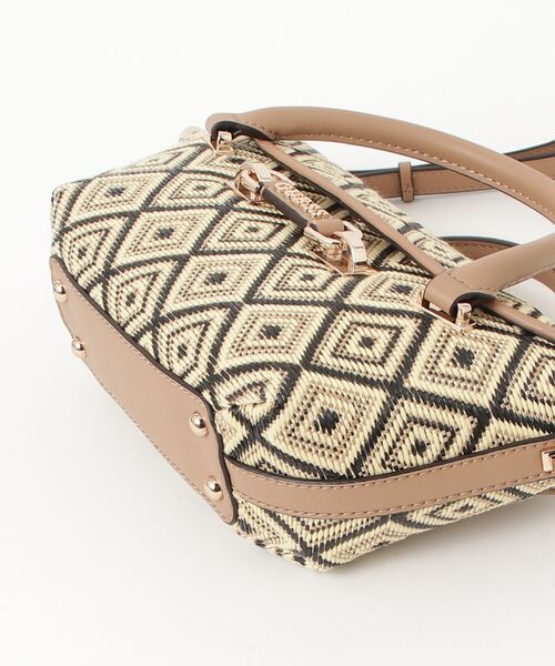 Guess(ゲス)の「SOPHIA Mini Satchel ショルダーバッグ(ショルダーバッグ・レディース・ブラック/イエロー・ONE SIZE)」の16枚目の写真