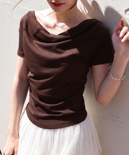SpRay(スプレイ)の「ドレープショートスリーブトップス(Tシャツ/カットソー・レディース・ホワイト/ブラウン/ベージュ/グレー/ブラック・FREE)」の4枚目の写真