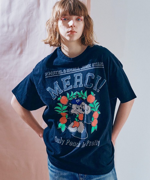 【極美品】】MONCLER 幾何学的なアニマルプリント 半袖Tシャツ ネイビー M2682 PINKMOTEL モモクマプリントTEE（Tシャツ/カットソー）｜RNA