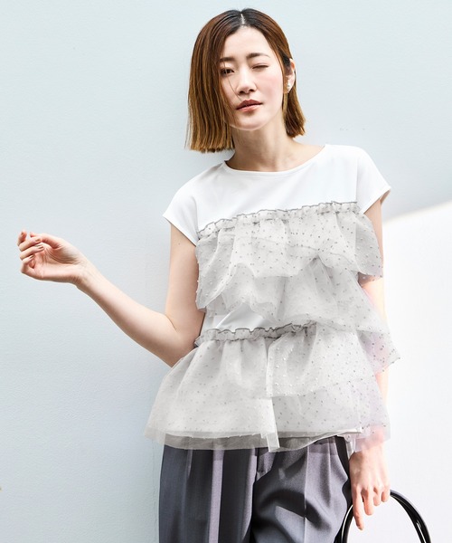 RUIRUE BOUTIQUE（ルイルエブティック）の「洗える ストレッチ ｜ シアー ドット × チュール デザイントップス ｜ トップス・Tシャツ・カットソー・半袖Tシャツ・きれいめブラウス・オフィスカジュアルブラウス（Tシャツ/カットソー・レディース・ホワイト/ブラック/ホワイト×グレー・L/M/S）」の2枚目の写真