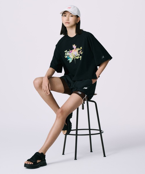 NEW BALANCE（ニューバランス）の「ウォーターカラーマルチボクシーTシャツ（Tシャツ/カットソー・レディース・ブラック/ホワイト・SMALL/MEDIUM/LARGE/X-LARGE）」の15枚目の写真