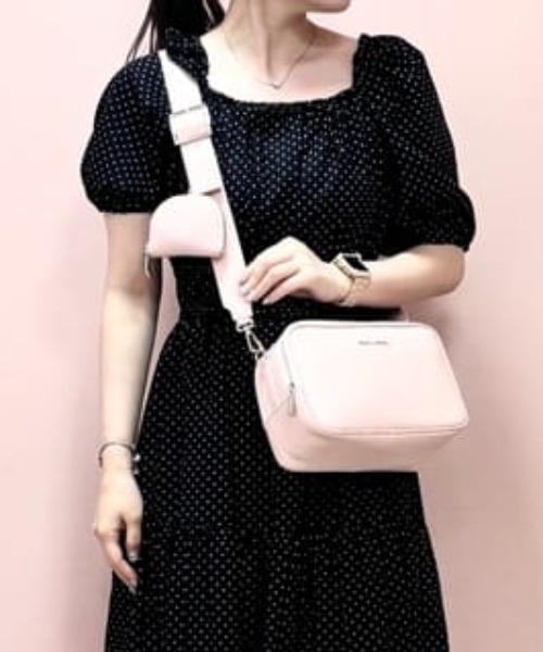 SAMANTHAVEGA(サマンサベガ)の「トラベルショルダーバック(ショルダーバッグ・レディース・ブラック/ベビーピンク/シルバー/ホワイト・FREE)」の3枚目の写真