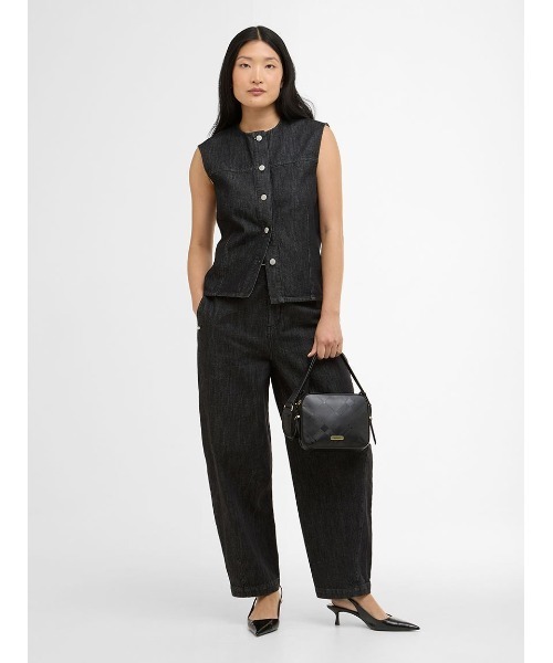 Barbour（バブアー）の「Myraデニム ノースリーブシャツ（レディース）（シャツ/ブラウス・レディース・ブラック・10/8）」の2枚目の写真