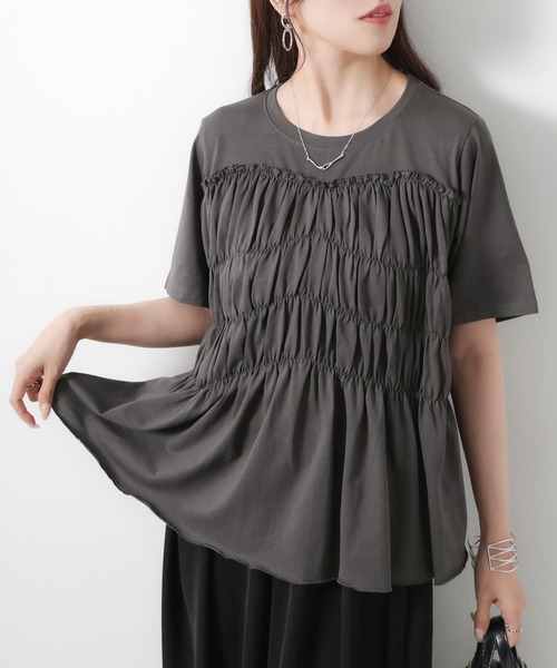 Riberry(リベリー)の「【接触冷感】ビスチェライクギャザーコットンTシャツ(Tシャツ/カットソー・レディース・チャコールグレー/ブラック/アイボリー・MEDIUM)」の3枚目の写真