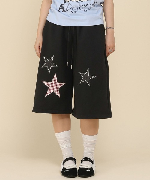 WaiKei（ワイケイ）の「【UNISEX】Wai Kei×ALAND／Aロゴスターバミューダショートパンツ（その他パンツ・レディース・ブラック/ライトグレー・LARGE/MEDIUM）」の2枚目の写真