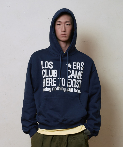 LOSERS CLUB（ルーザーズクラブ）の「エンボグラフィックフードパーカー ネイビー（パーカー・レディース・その他・1/2）」の4枚目の写真
