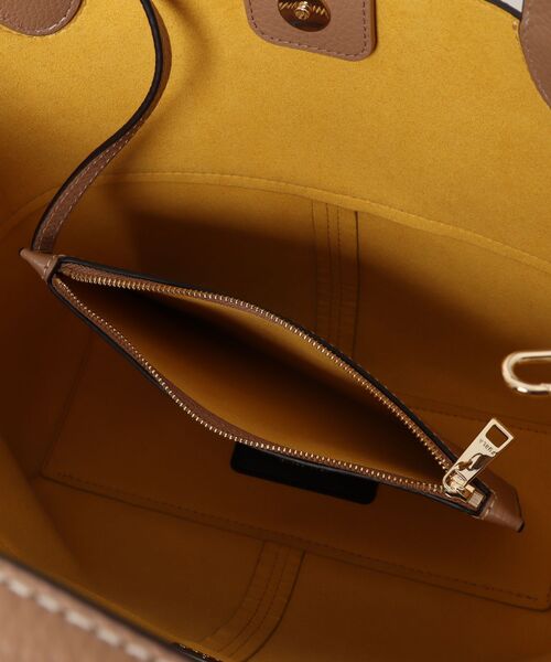 FURLA(フルラ)の「フルラ プリムローズ (Furla Primrose) トートバッグ M(ショルダーバッグ・レディース・ブラック/ブラウン・ONE SIZE)」の13枚目の写真
