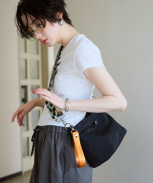 ELLEgirl（エルガール）の「撥水 2wayショルダーバッグ L（ショルダーバッグ・レディース・ブラック系その他/ブラック・FREE）」の21枚目の写真