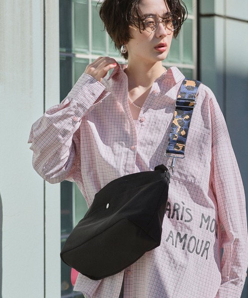 ELLEgirl（エルガール）の「撥水 2wayショルダーバッグ L（ショルダーバッグ・レディース・ブラック系その他/ブラック・FREE）」の5枚目の写真