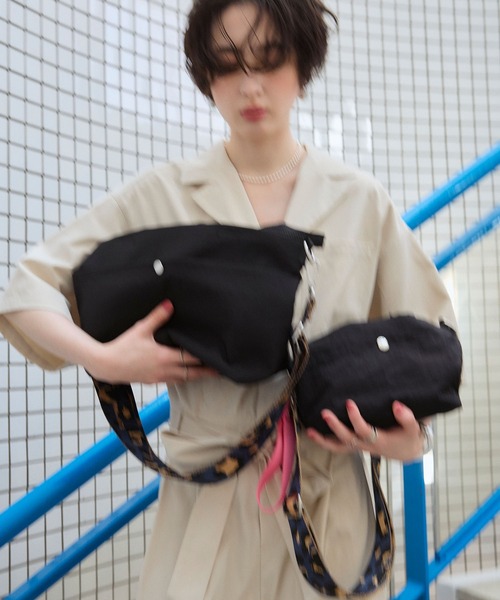 ELLEgirl（エルガール）の「撥水 2wayショルダーバッグ L（ショルダーバッグ・レディース・ブラック系その他/ブラック・FREE）」の15枚目の写真