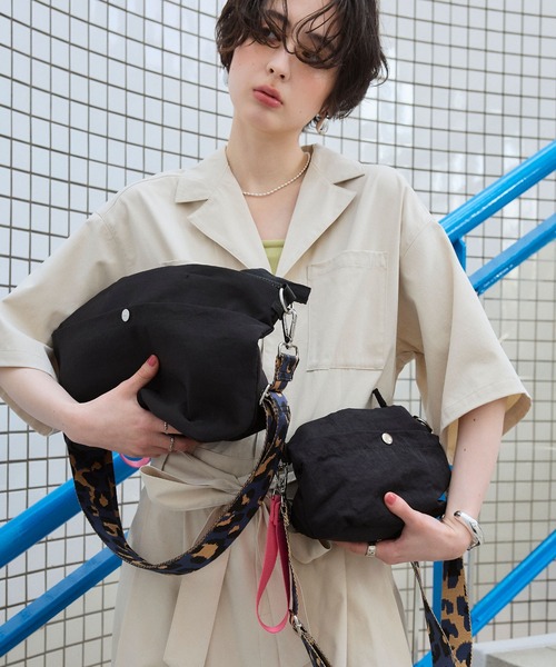 ELLEgirl（エルガール）の「撥水 2wayショルダーバッグ L（ショルダーバッグ・レディース・ブラック系その他/ブラック・FREE）」の17枚目の写真
