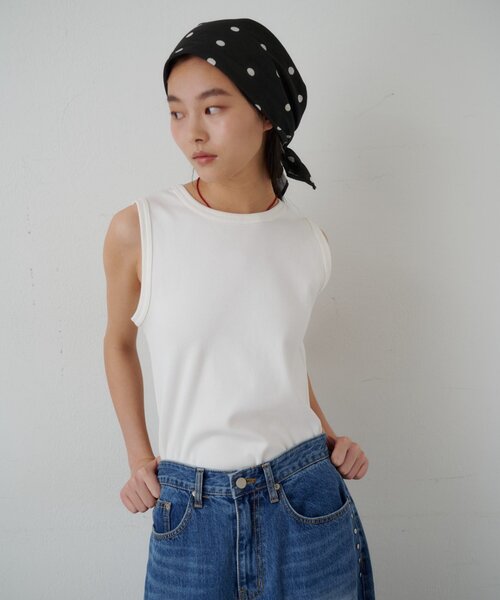 SHENERY(シーナリー)の「【5色展開】リブコンパクトノースリーブ(Tシャツ/カットソー・レディース・ホワイト/ブラック/レッド/ブラウン/ブルー系その他・FREE)」の7枚目の写真