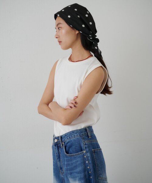 SHENERY(シーナリー)の「【5色展開】リブコンパクトノースリーブ(Tシャツ/カットソー・レディース・ホワイト/ブラック/レッド/ブラウン/ブルー系その他・FREE)」の8枚目の写真