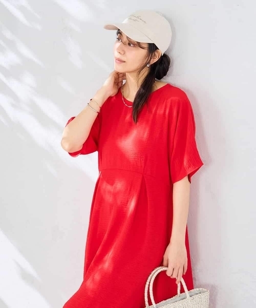 a.v.v(アーヴェヴェ)の「ウエストタックワンピース(ワンピース・レディース・レッド/ブラック/ブルー・38/40)」の1枚目の写真