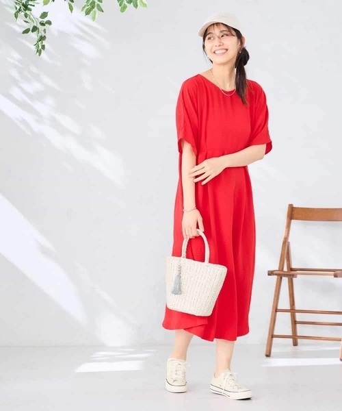 a.v.v(アーヴェヴェ)の「ウエストタックワンピース(ワンピース・レディース・レッド/ブラック/ブルー・38/40)」の15枚目の写真