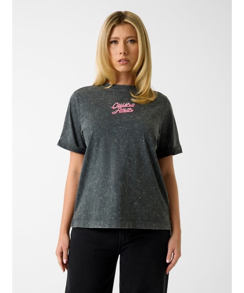 Guess(ゲス)の「QUIERO Amor Tee Tシャツ 半袖(Tシャツ/カットソー・レディース・スミクロ・LARGE/MEDIUM/SMALL/X-SMALL)」の1枚目の写真