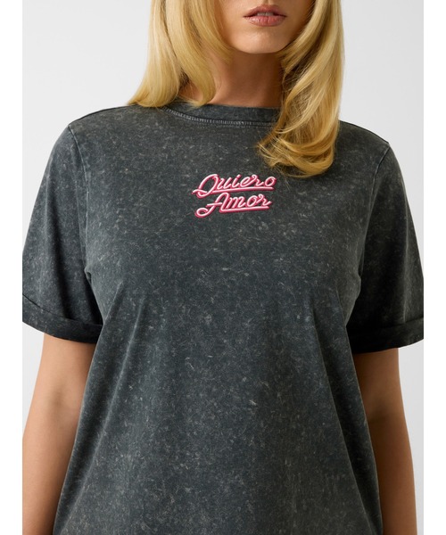 Guess(ゲス)の「QUIERO Amor Tee Tシャツ 半袖(Tシャツ/カットソー・レディース・スミクロ・LARGE/MEDIUM/SMALL/X-SMALL)」の3枚目の写真