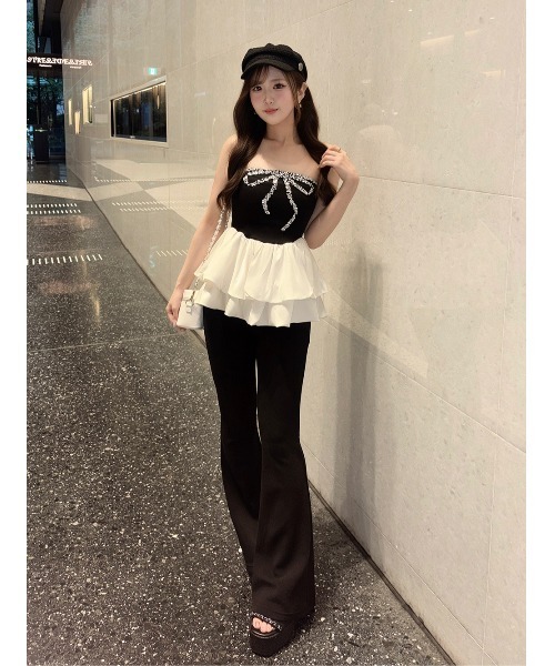 Darich(ダーリッチ)の「美シルエットカットフレアパンツ(その他パンツ・レディース・ブラック/ホワイト・XS/M/S)」の7枚目の写真