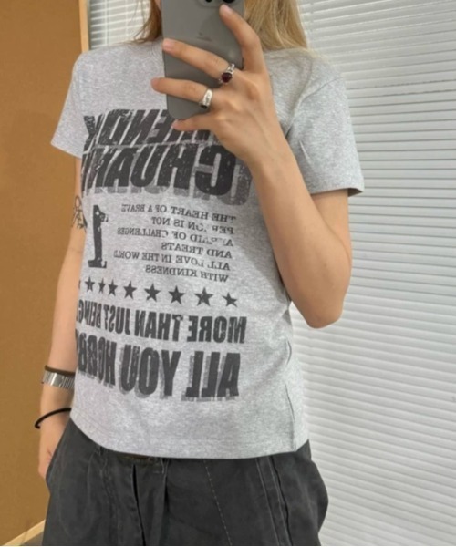 Vipoa(ヴィポア)の「vintage logo print tee(Tシャツ/カットソー・レディース・グレー/ブラック/ホワイト・FREE)」の2枚目の写真